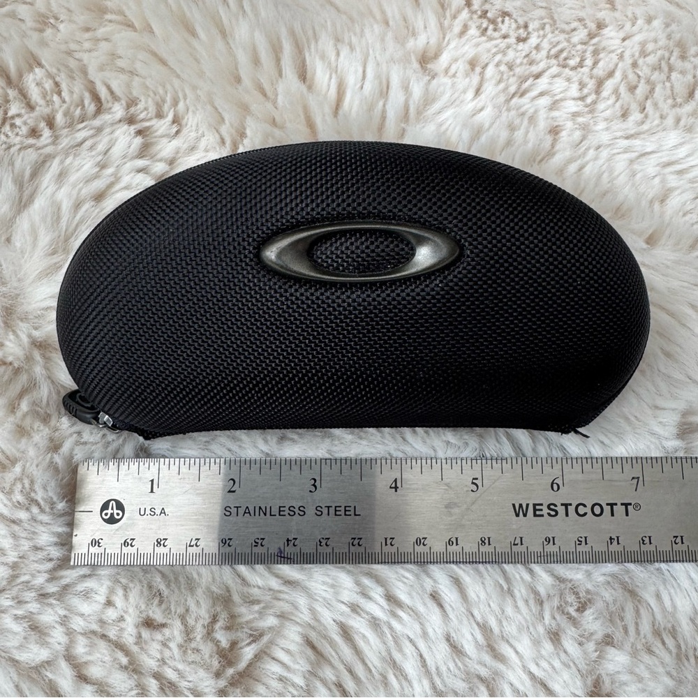 Oakley Black Sunglasses Case - Picture 2 of 6